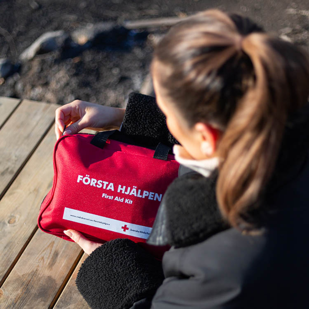 Röda Korsets Första hjälpen-väska, Stor i gruppen Säkerhet / Svenska Röda Korset hos SmartaSaker.se (13354-SET)