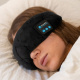 Sovmask med trådlösa hörlurar