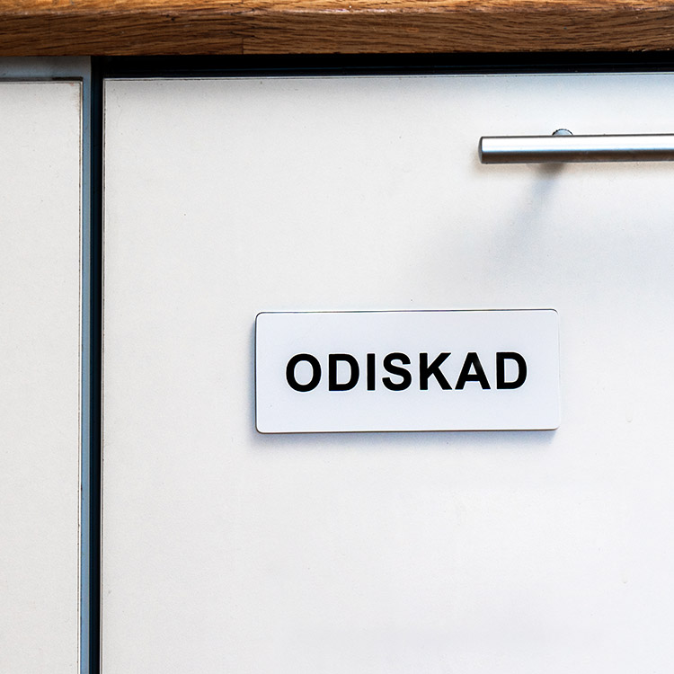 Läs mer om Diskmagnet, Vit, Diskad/Odiskad, Svart text