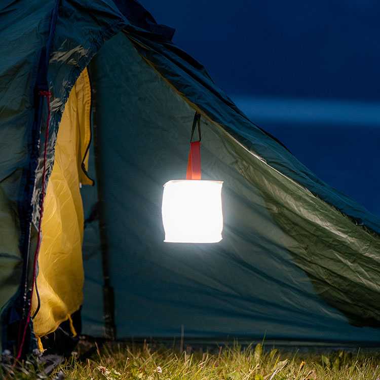 Läs mer om Solladdad campinglykta, Lykta Nova