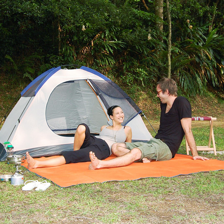 Sandfri campingmatta, 2,44 meter x 2,44 meter