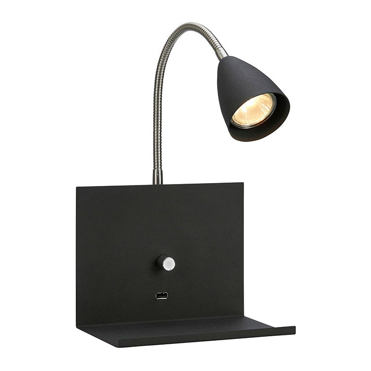 Vägglampa med hylla och USB-uttag