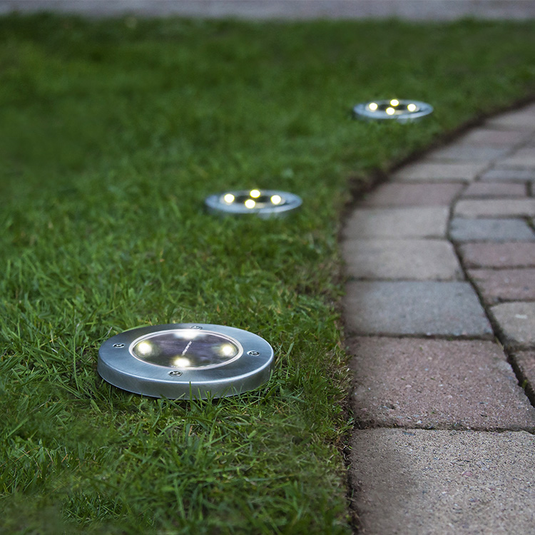 Läs mer om Solcellsladdad belysning till gräsmattan, 3-pack