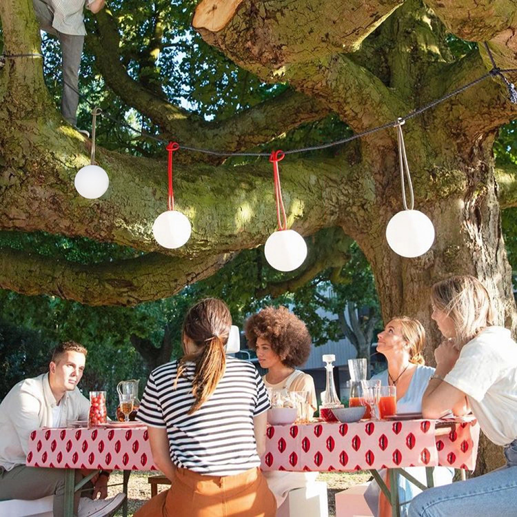 Klotformad trädgårdslampa Fatboy