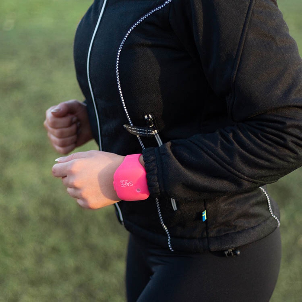Överfallsalarm med justerbart armband