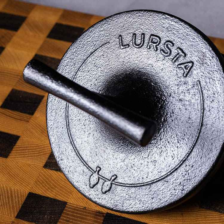Hamburgerpress i gjutjärn, Lursta