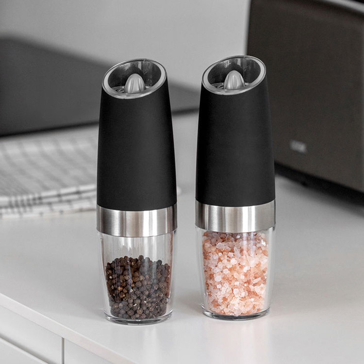Set med elektrisk salt- & pepparkvarn
