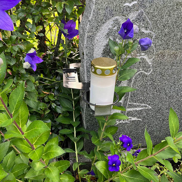Hållare för gravljus