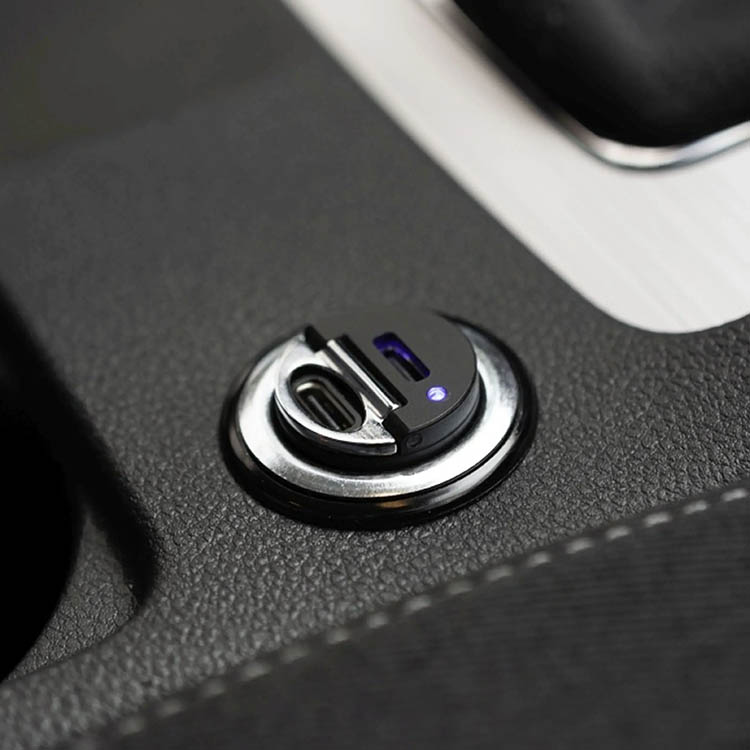 Infälld billaddare, 2 x USB-C