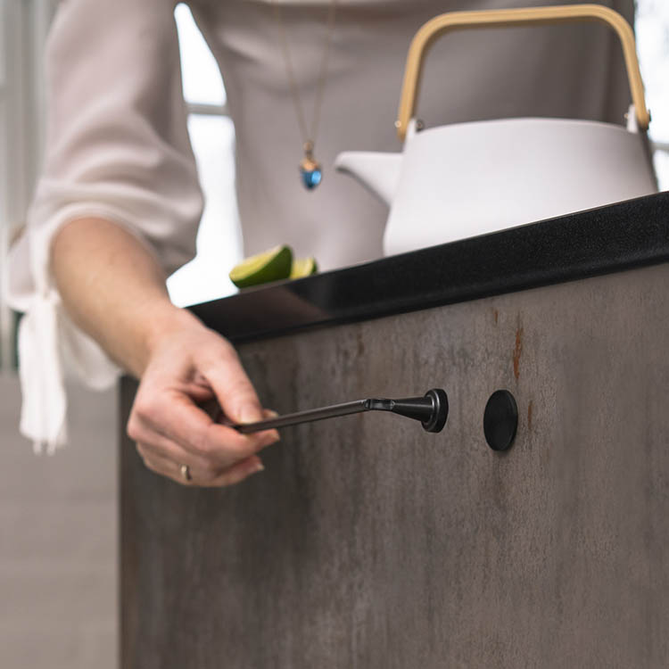 Magnetisk handdukshållare för köket