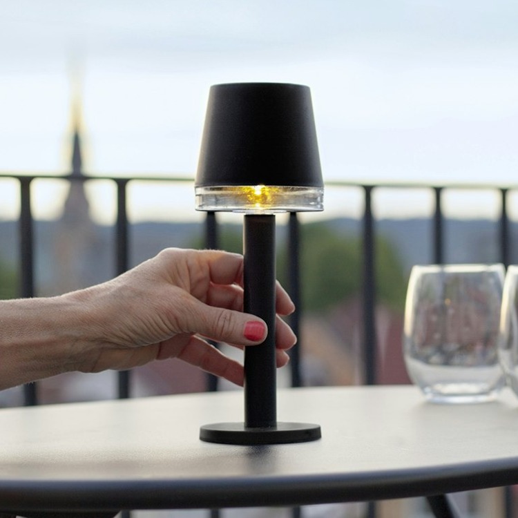Solcellsladdad bordslampa mini