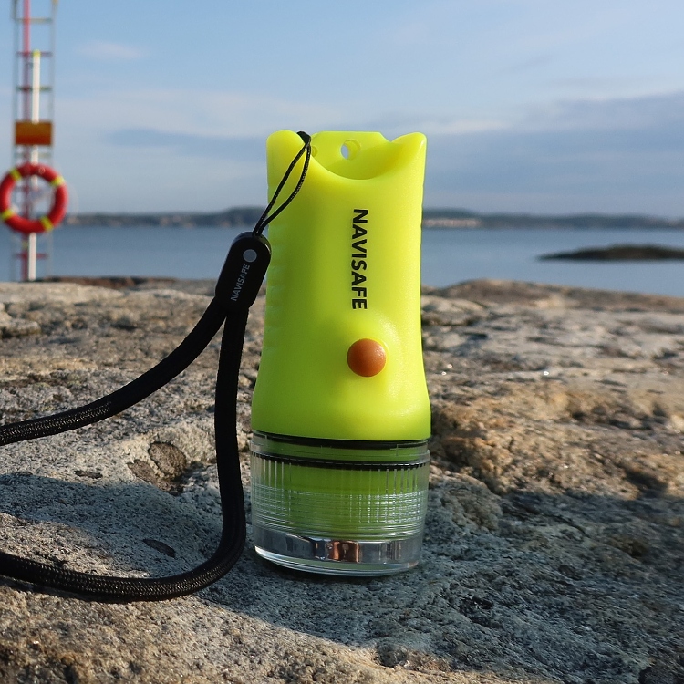 Vattentät nödficklampa