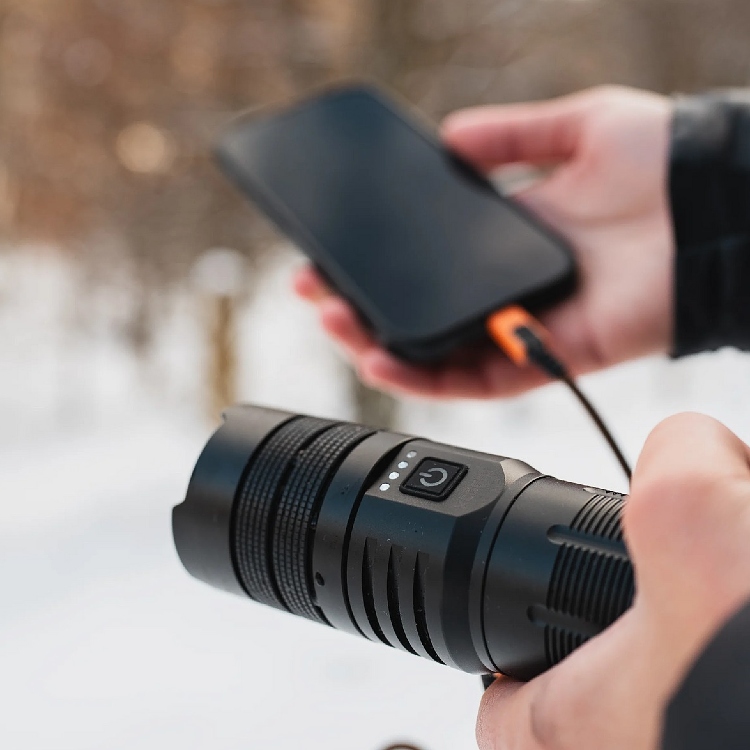 Nödficklampa med powerbank, Xtorm