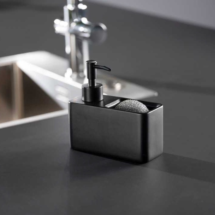 Diskmedelspump / Svamphållare i keramik, RESA, 14,5 x 6 x H 14,3 cm, Svart