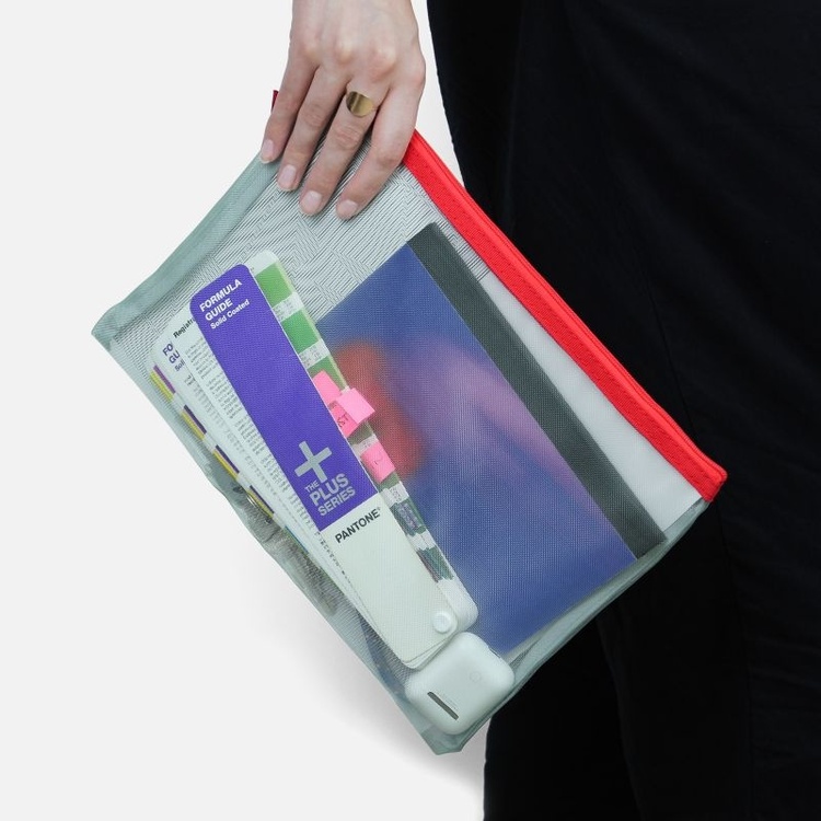 Fodral, PAPIER TIGRE LARGE MESH POCKET, 24 x 31 cm