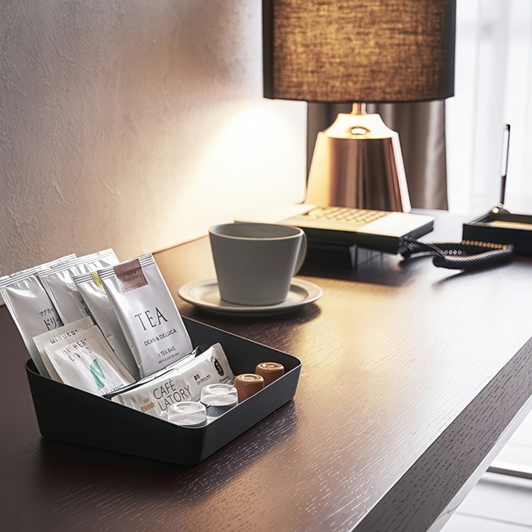 Förvaringsbricka i metall, TOWER AMENITY TRAY, 17,5 x 13,5 x H 5 cm, Yamazaki