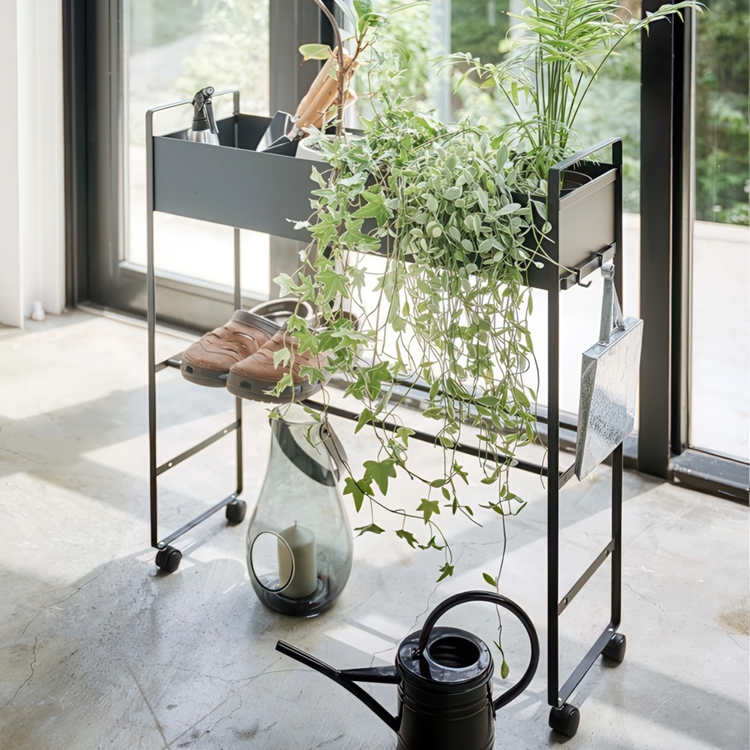 Förvaringsvagn / Skoställ på hjul, ENTRYWAY TROLLEY, 75,5 x 22 x H 74,5 cm, Yamazaki