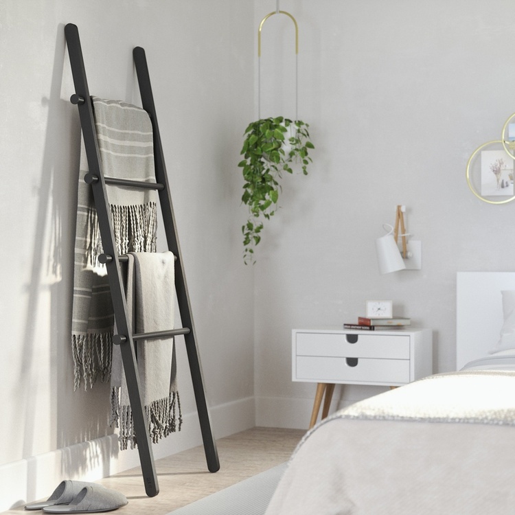 Klädställning att luta mot väggen, LEANA LADDER, 51 x H 152 cm, Umbra