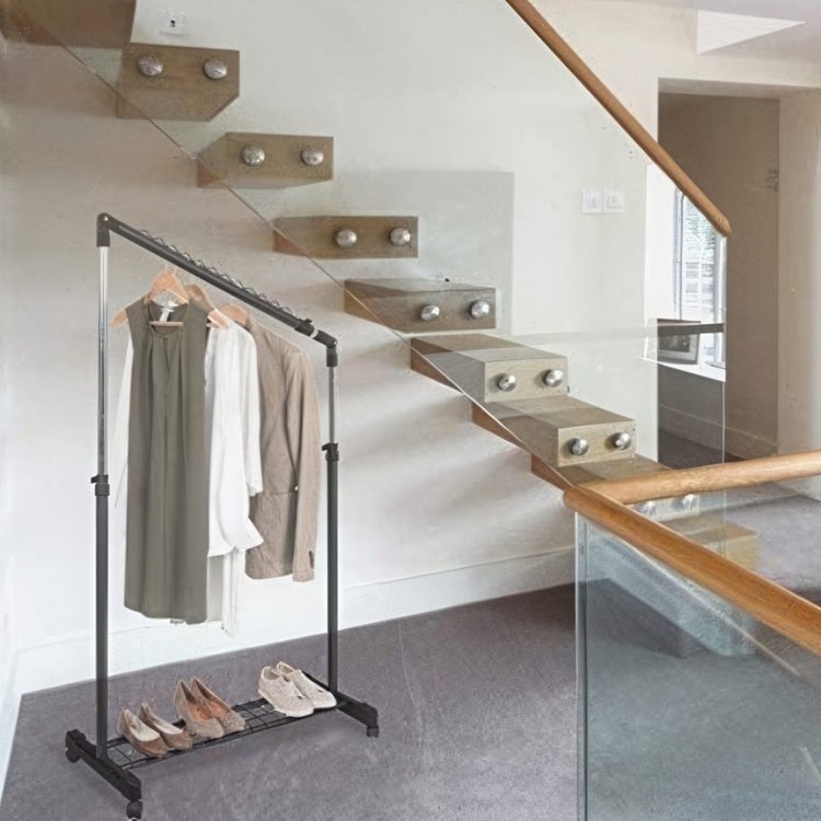 Klädställning med hjul, Sluttande, UNDER STAIRS, 91,5 x 42 x H 102 - 170 cm, Svart / Silver