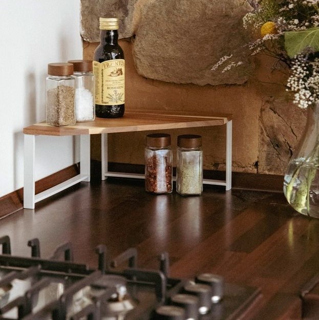 Kryddhylla för köksbänken, ACACIA SMALL CORNER SHELF, 30 x 30 x H 15cm, Vit / Brun