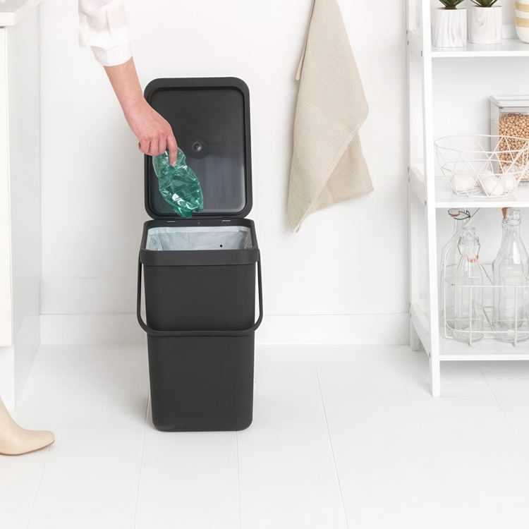 Sophink med lock och handdtag 12L, Brabantia