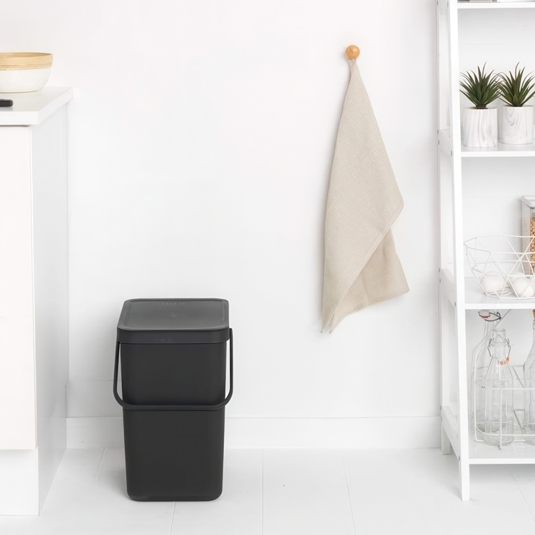 Sophink med lock och handdtag 12L, Brabantia