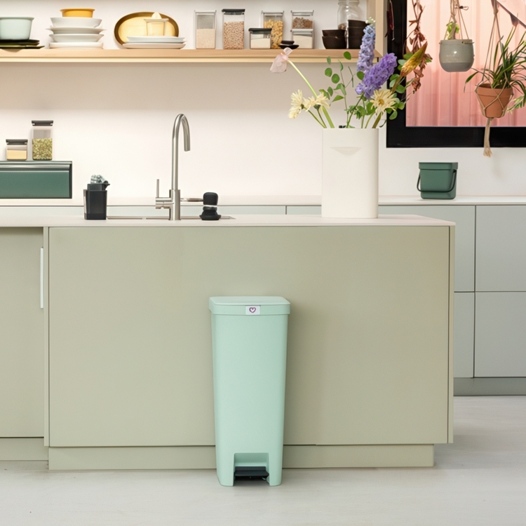 Pedalhink, Hög och smal, 40 L, BRABANTIA SETUP, 35,2 x 28 x H 66,6 cm