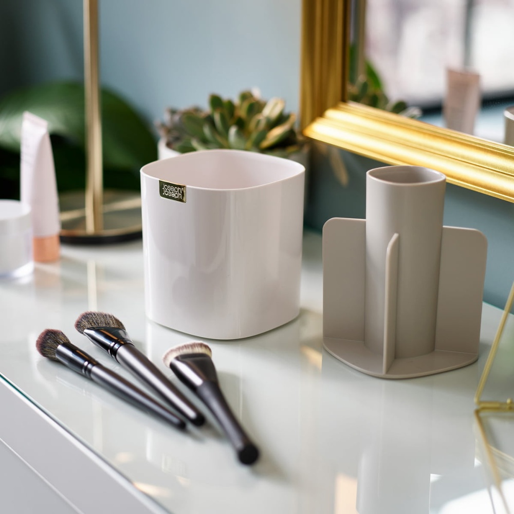 Sminkställ för penslar, VIVA MAKE UP BRUSH POT, Joseph Joseph, Benvit