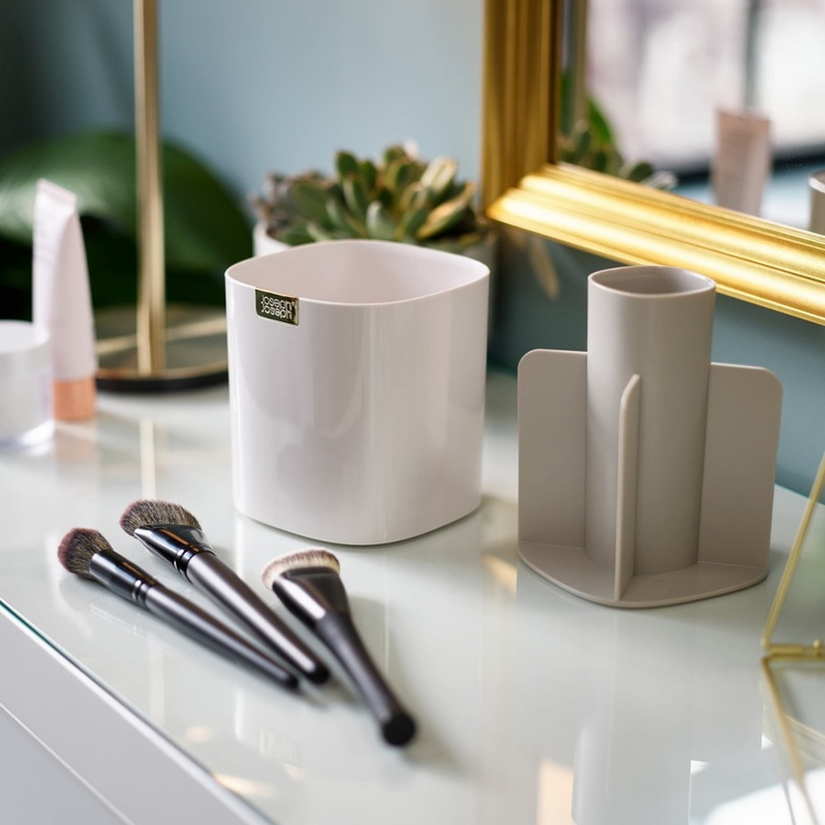 Sminkställ för penslar, VIVA MAKE UP BRUSH POT, Joseph Joseph, Benvit