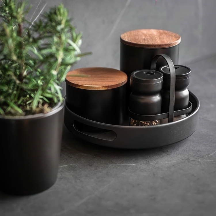Snurrbricka i metall, Hög kant med handtag, ROTATING TRAY, Ø 26 x H 6 cm, Svart