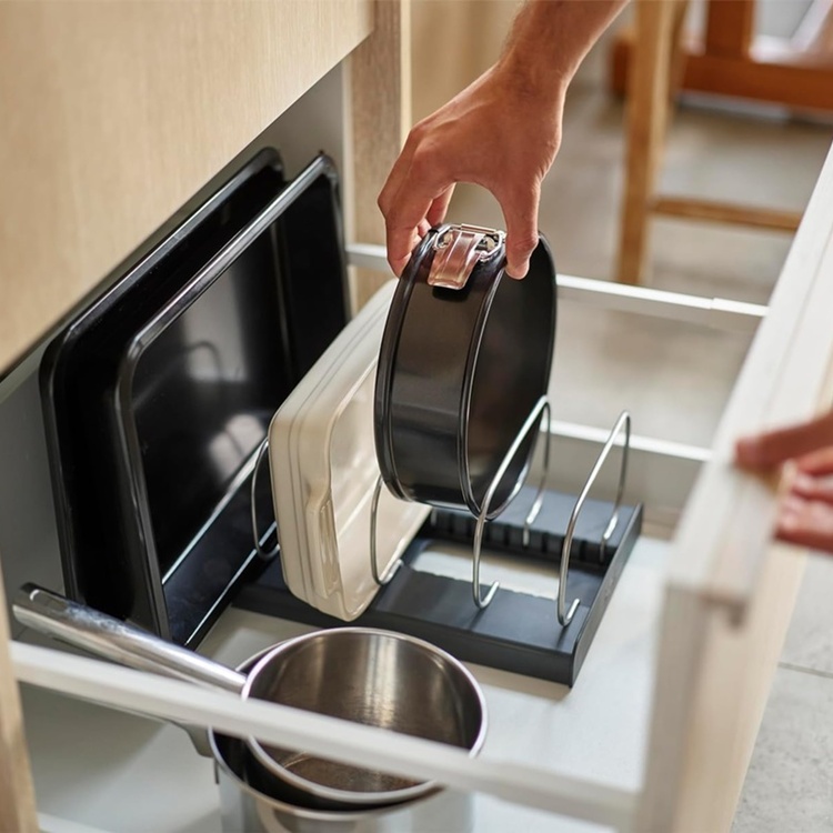 Ställ för plåtar och formar, BAKWARE ORGANISER, Joseph Joseph, 32,5 x 20,6x H 12,7 cm, Grå / Silver