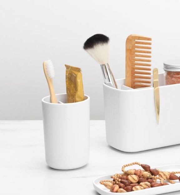 Tandborstmugg med avdelare, BRABANTIA RENEW, Ø7,6 x H 11 cm, Vit