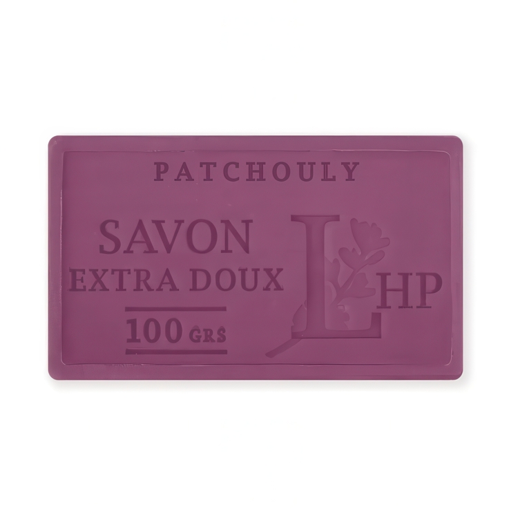 Tvål med doft av Patchouli, 100 g, SAVON DE MARSEILLE PATCHOULY, 8,5 x 5 x H 2,5 cm, Vinröd