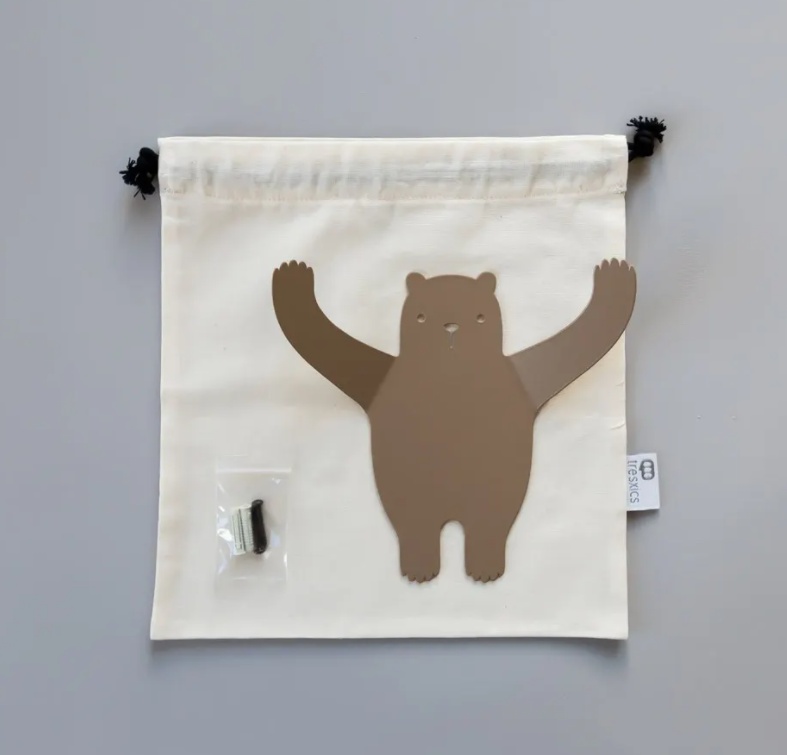 Väggkrok av återvunnen metall, WILD BROWN BEAR, 20 x H 18,5, Brun