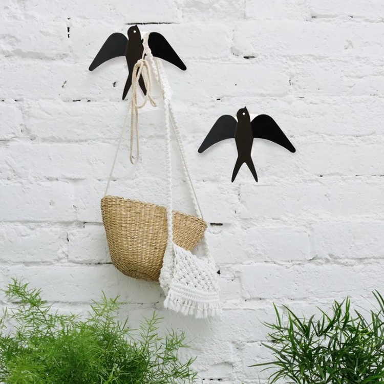 Väggkrokar i metall, 2 st svalor, BLACK SWALLOWS, 14 x H 14 cm, Svarta
