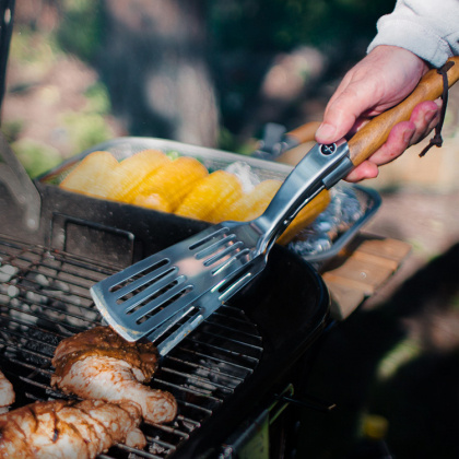 Grillspade med grilltång, Sagaform i gruppen Hemmet / Grilltillbehör hos SmartaSaker.se (13172)