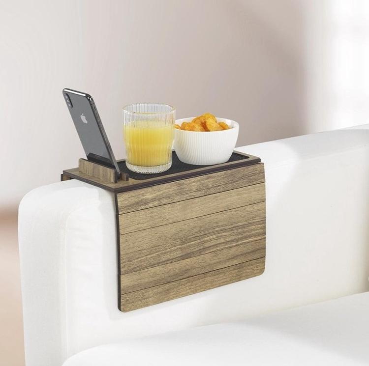 Armstödsbricka i trä, SOFA TRAY, Brun i gruppen Förvaring / Sovrumsförvaring hos SmartaSaker.se (40018)