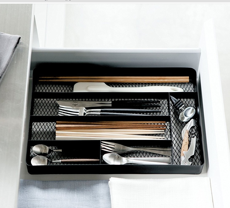 Besticklåda / Pennfack i metall, TOWER MESH TRAY, 35 x 23,5 x H 4,5 cm, Yamazaki i gruppen Förvaring / Köksförvaring / Organisera köksskåp / Besticklådor hos SmartaSaker.se (40103)