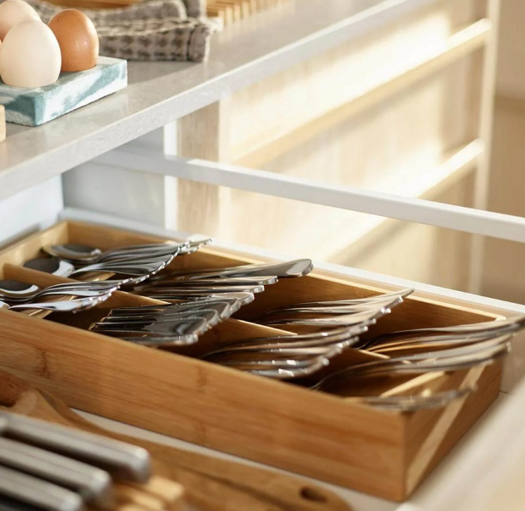 Besticklåda, 8 fack, LARGE DRAWERSTORE BAMBOO, Joseph Joseph, 38,4 x 17,5 x H 6 cm, Natur i gruppen Förvaring / Köksförvaring / Organisera köksskåp / Besticklådor hos SmartaSaker.se (40122)
