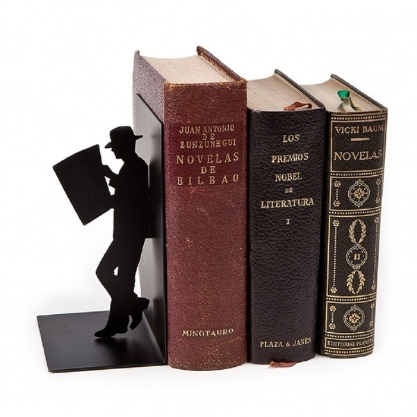 Bokstöd i metall, THE READER, 10 x 8 x H 17 cm, Svart i gruppen Förvaring / Kontorsmaterial hos SmartaSaker.se (40181)