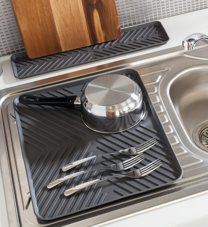 Diskmatta, med kanter, RECTANGULAR DRAINING MAT 40.5 x 30.5 cm Grå i gruppen Förvaring / Köksförvaring / Diskställ och diskbänk hos SmartaSaker.se (40422)