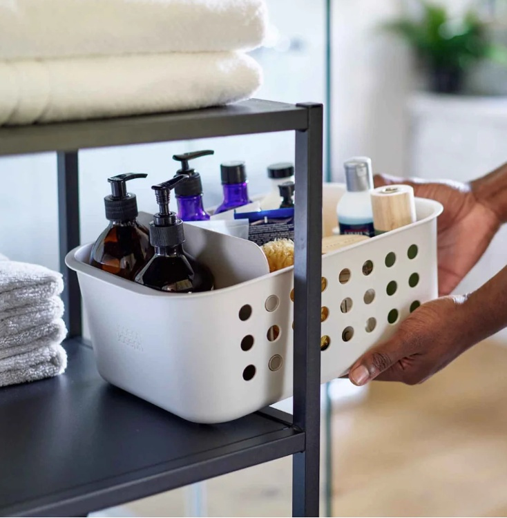 Förvaringskorg med avdelare, EASY STORE LARGE, 24 x 35 x H 15,8 cm , Joseph Joseph, Ljusgrå i gruppen Förvaring / Förvaringslådor / JosephJoseph förvaringslådor hos SmartaSaker.se (40752)