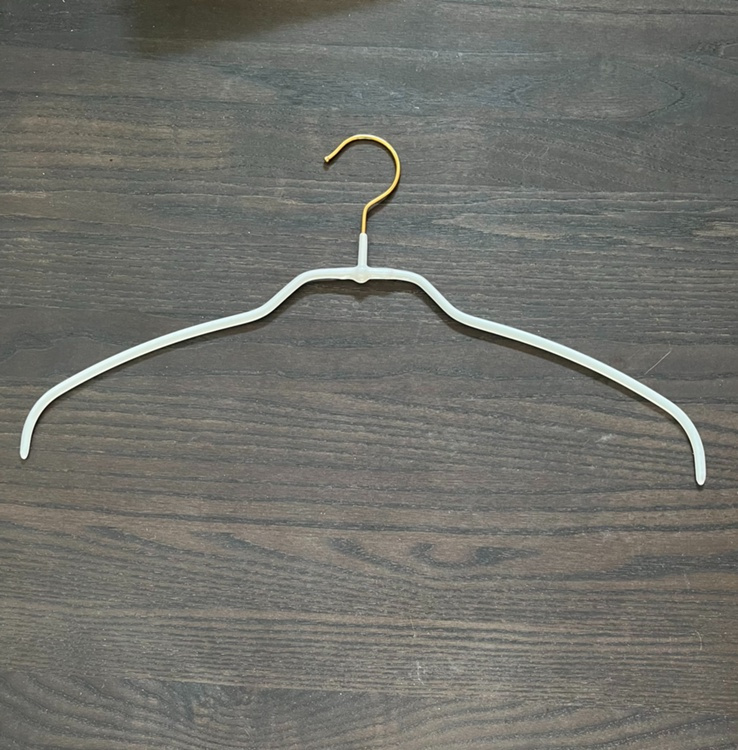 Galge, Extra tunn, Anti-Slip, MAWA THIN SPECIAL, 42 cm, Pärlvit / Guld i gruppen Förvaring / Garderobsförvaring / Galgar och hängare hos SmartaSaker.se (40981)