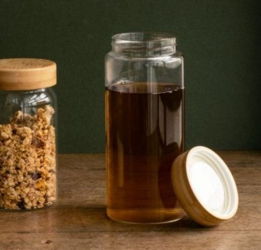 Glasburk med bambulock, 850 ml, PEBBLY LARGE ROUND POT, Ø 8,5 x H 21 cm, Klar / Natur i gruppen Förvaring / Köksförvaring / Matlådor / Glas hos SmartaSaker.se (41022)
