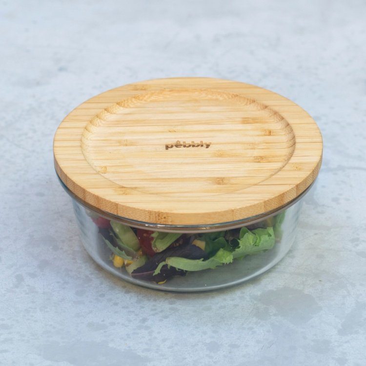 Glasskål med Bambulock, 620ml, PEBBLY MINI FOOD BOWL, Ã˜ 15 x H 7 cm, Klar / Natur i gruppen Förvaring / Köksförvaring / Förvaringslådor och burkar hos SmartaSaker.se (41034)