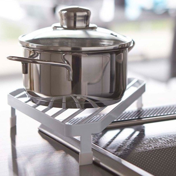 Hylla för spisen, TOWER STOVE CORNER RACK, 22 x 22 x H 5 cm, Yamazaki, Vit i gruppen Förvaring / Köksförvaring hos SmartaSaker.se (41172)