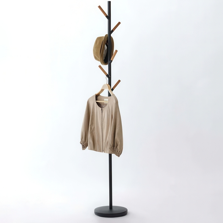 Klädhängare, PLAIN TREE COAT HANGER, Ø 28 x H 177 cm, Yamazaki, Svart i gruppen Förvaring / Sovrumsförvaring / Klädställningar hos SmartaSaker.se (41368)