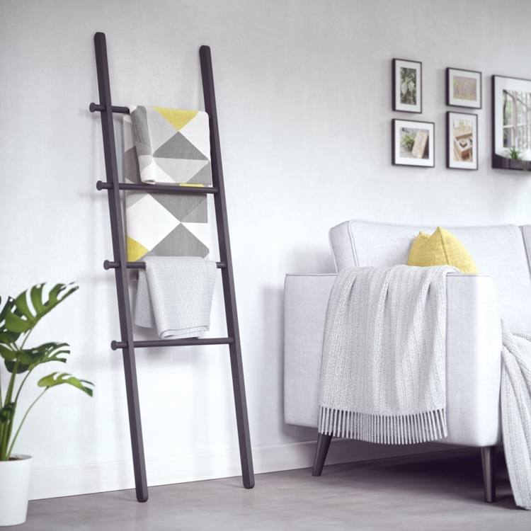 Klädställning att luta mot väggen, LEANA LADDER, 51 x H 152 cm, Umbra i gruppen Förvaring / Sovrumsförvaring / Klädställningar hos SmartaSaker.se (41377)