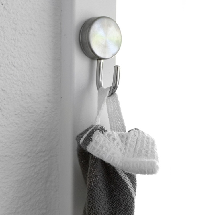 Krokar, Magnetiska, 2 st, PORTA SILVER, Ø 2,5 x H 5 cm, Silver i gruppen Förvaring / Magneter och självhäftande / Magnetkrokar hos SmartaSaker.se (41559)