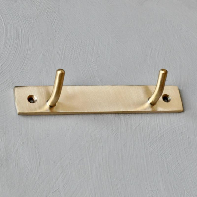 Kroklist, dubbelkrok, EXMEZ RAK, 13 x H 2 cm Borstat mässing i gruppen Förvaring / Hallförvaring / Krokar och hängare hos SmartaSaker.se (41587)